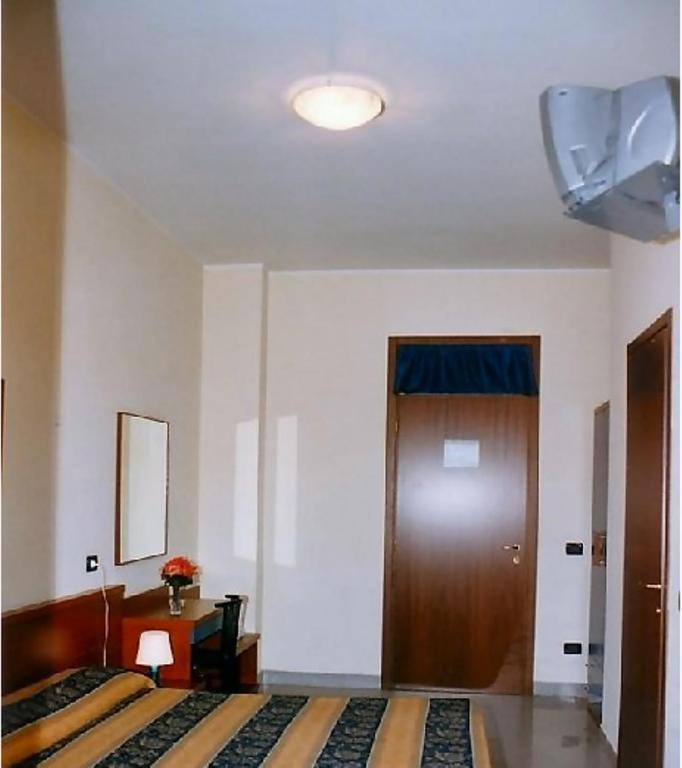 Camera Tripla con Bagno in Comune